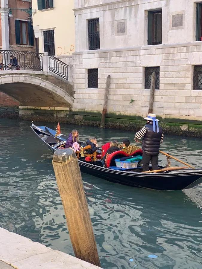 Home Lovers Apartment Venedig 0*,